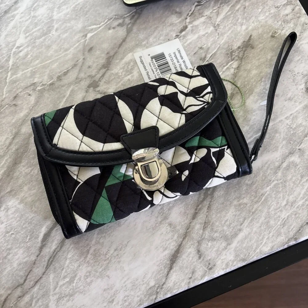 NWT Vera Bradley Turn Lock Wallet Imperial Rose Wristlet Retired Pattern Quilted - Picture 8 of 8